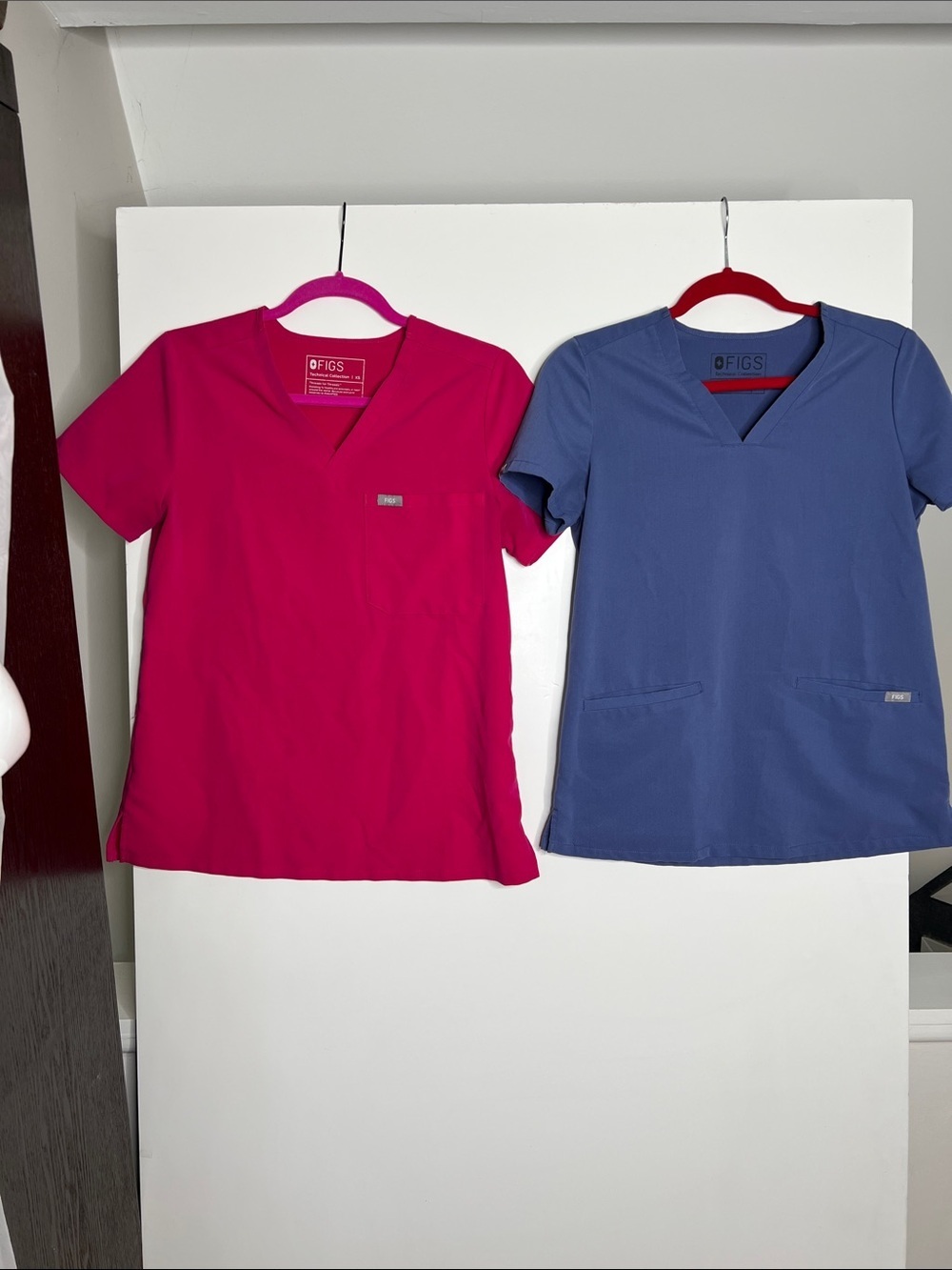 Figs Sz XS Set of 2 Short Sleeve Tops